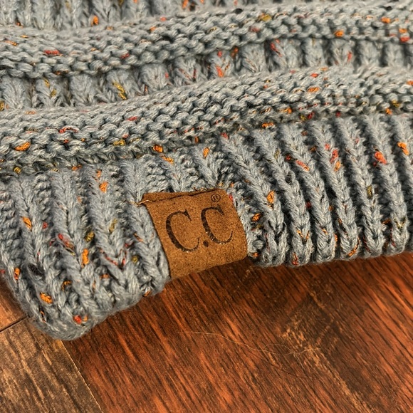 C.C blue with speckled ponytail beanie - Picture 2 of 7